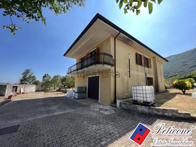 Casa in vendita a Lenola, Lazio