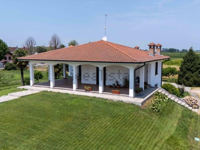 Casa in vendita a Dorno, Pavia