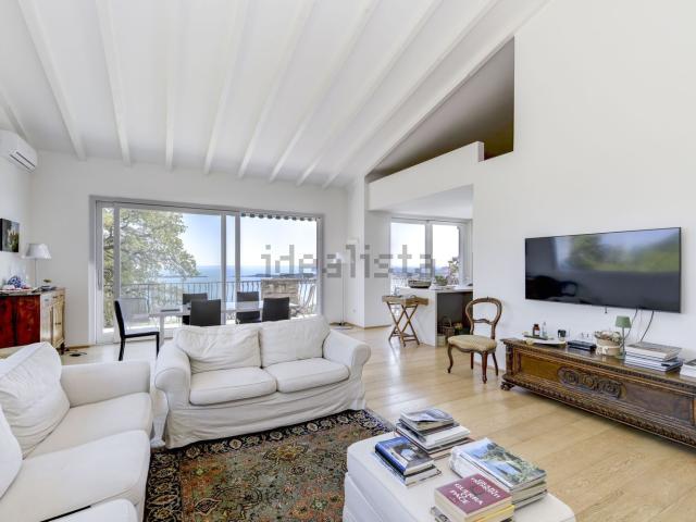 Casa in vendita a Comunità Montana Parco Alto Garda bresciano, Gardone Riviera