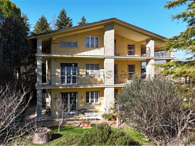 Casa in vendita a Gualdo Tadino, Umbria