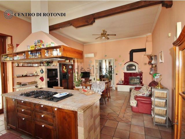 Casa in vendita a Cerro Maggiore, Milano