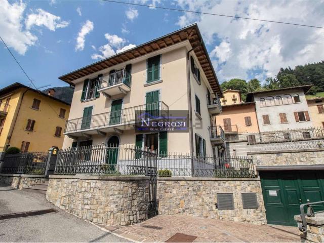 Casa in vendita a Ardesio, Lombardia