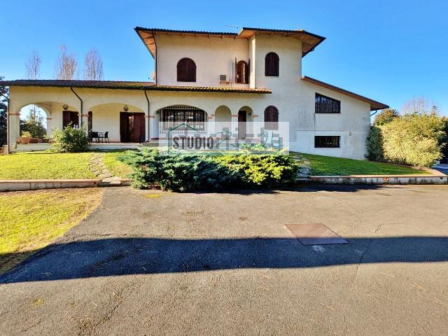 Casa in vendita a Tonfano, Toscana