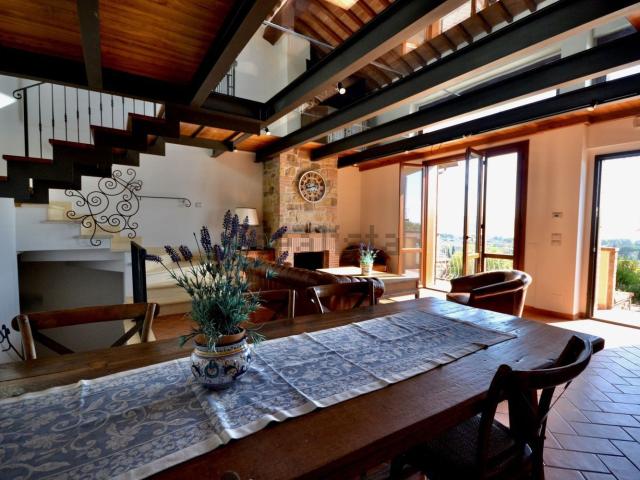 Casa in vendita a Cerqueto, Passignano Sul Trasimeno