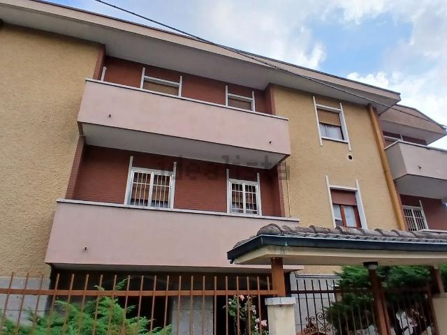 Casa in vendita a Nova Milanese, Monza e della Brianza