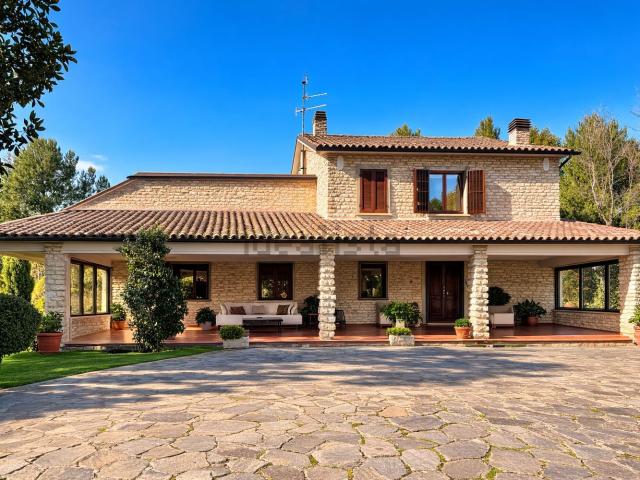 Casa in vendita a Uvaiolo, Marche
