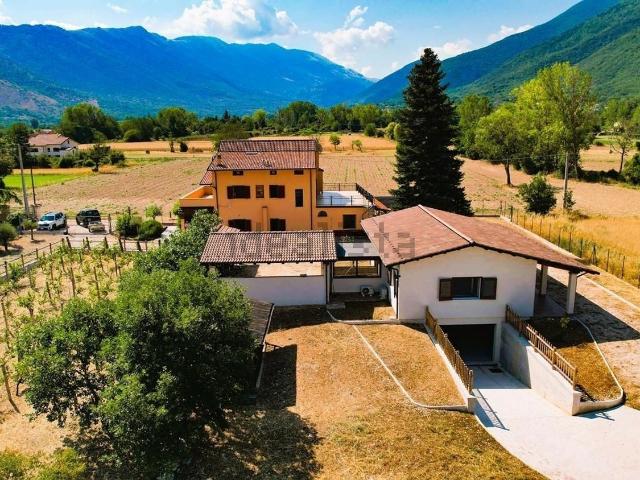 Casa in vendita a Pettorano sul Gizio, L'Aquila