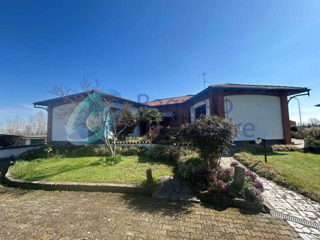 Casa in vendita a Confienza, Lombardia