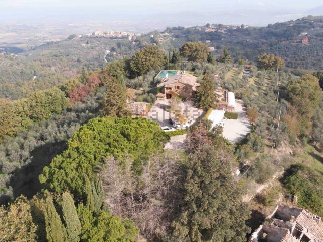 Casa in vendita a Bettona, Umbria