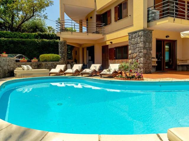 Casa in vendita a Santa Maria la Stella, Aci Sant'Antonio
