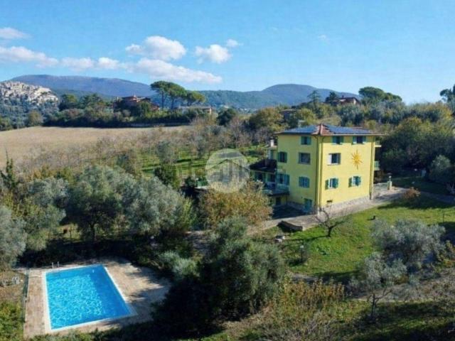 Casa in vendita a Calvi Dell'umbria, Umbria