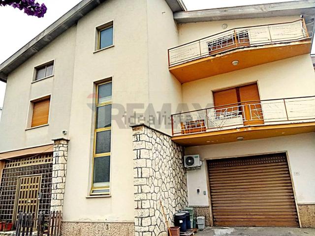 Casa in vendita a Nereto, Teramo
