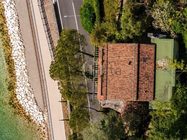 Casa in vendita a Loncrino, Torri Del Benaco