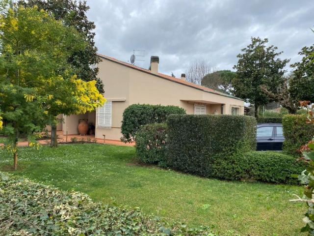 Casa in vendita a Pontedera, Toscana