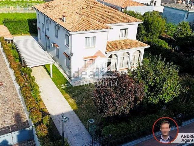 Casa in vendita a Solighetto, Pieve di Soligo