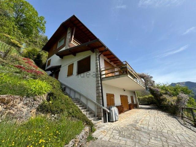 Casa in vendita a Ronchi, Castione della Presolana