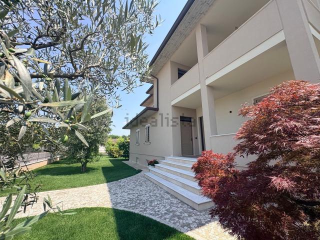 Casa in vendita a Montichiari, Lombardia