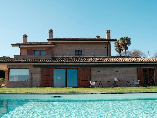 Casa in vendita a Contrada Celeste, Marche