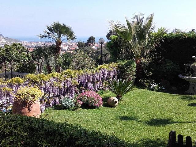 Casa in vendita a Taggia, Liguria