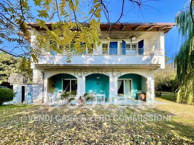 Casa in vendita a Passignano Sul Trasimeno, Umbria