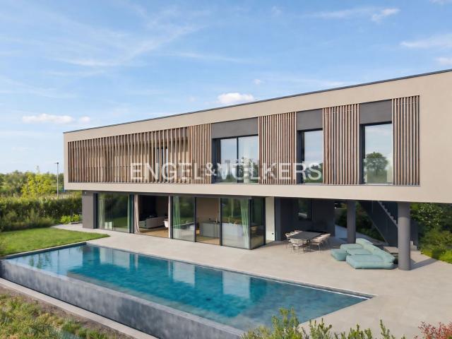 Casa in vendita a Peschiera Del Garda, Veneto