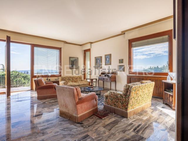 Casa in vendita a Biumo Superiore, Varese