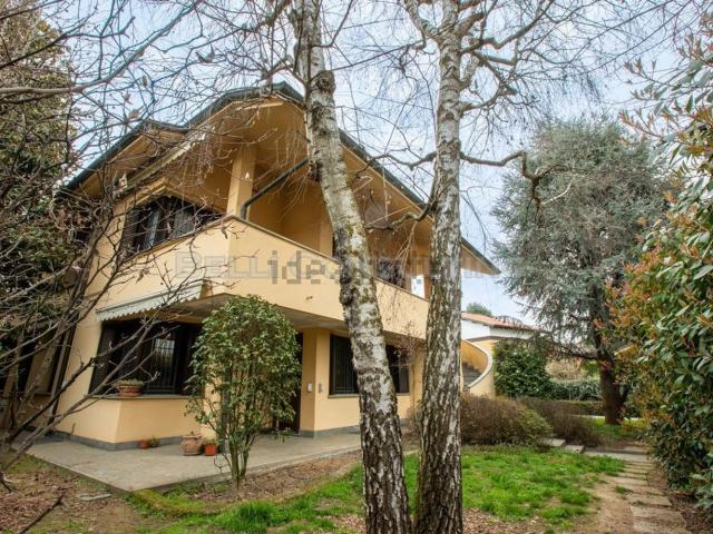Casa in vendita a Abbiategrasso, Lombardia