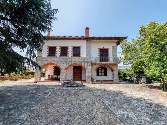 Casa in vendita a Cortona, Toscana