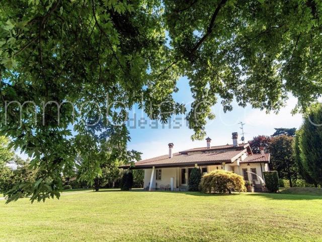 Casa in vendita a Casnate, Casnate