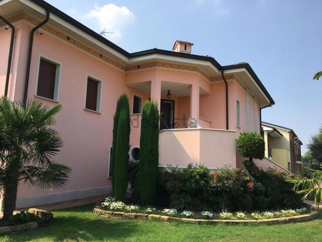 Casa in vendita a Suzzara, Lombardia