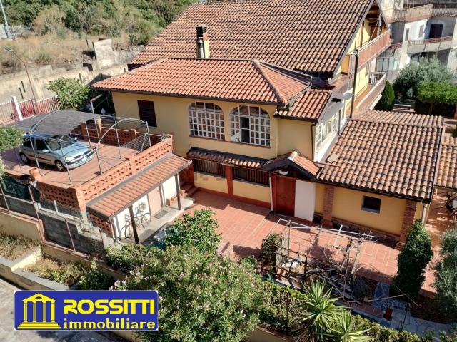 Casa in vendita a Belpasso, Sicilia