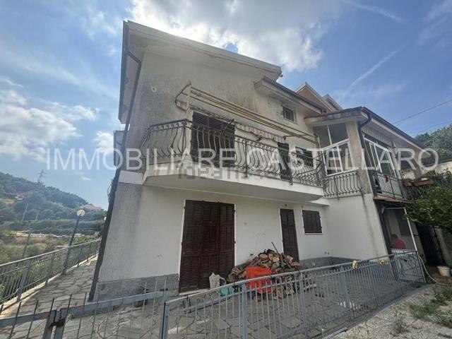 Casa in vendita a Castellaro, Liguria