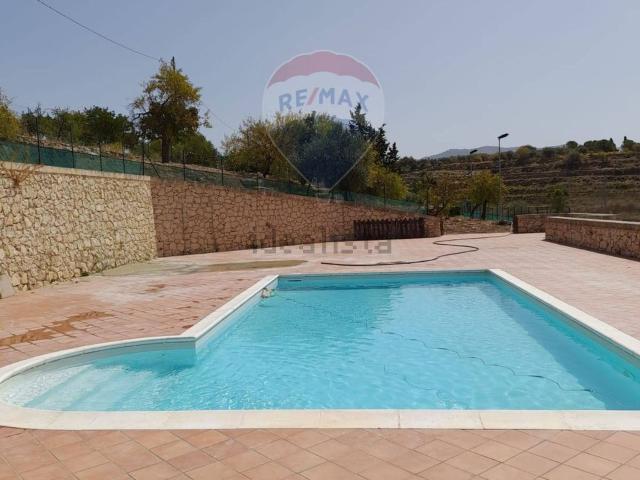 Casa in vendita a Chiaramonte Gulfi, Sicilia