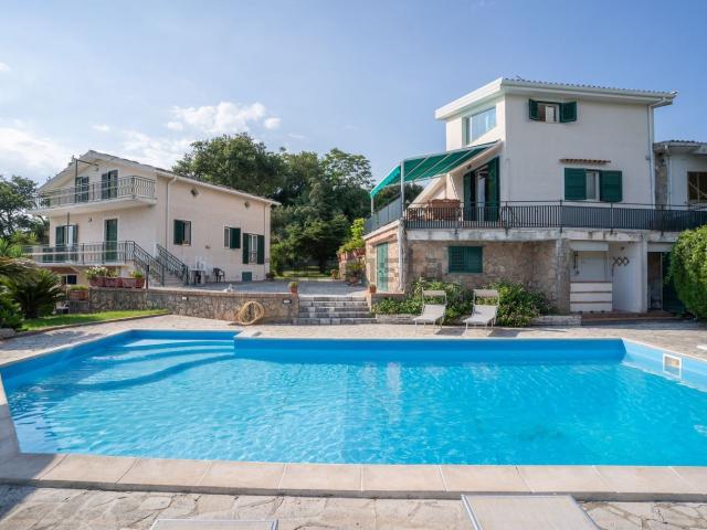 Casa in vendita a San Lucido, Cosenza