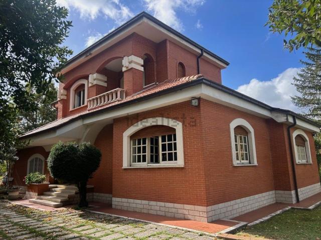 Casa in vendita a Gualdo Tadino, Umbria