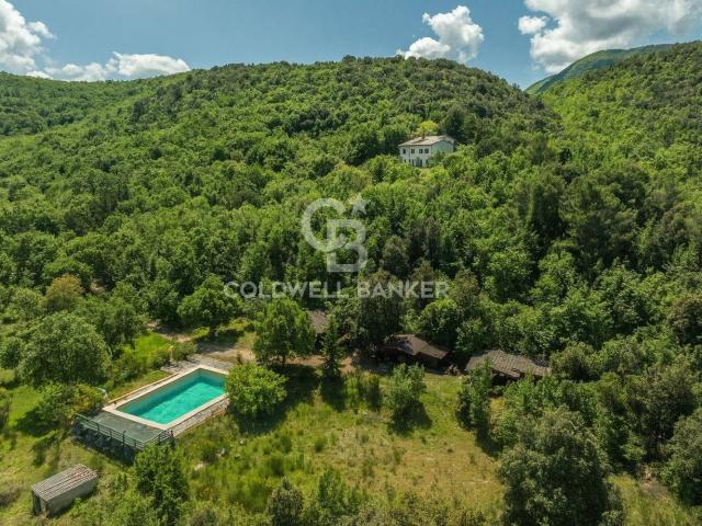 Casa in vendita a Spoleto, Umbria