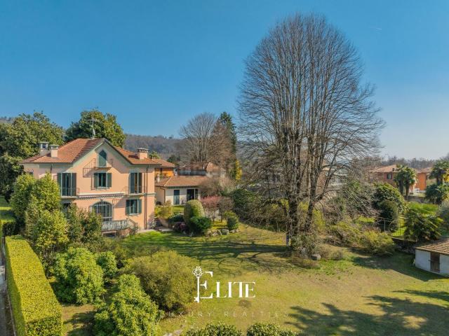 Casa in vendita a Sesto Calende, Lombardia