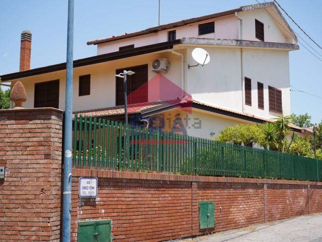 Casa in vendita a Pedara, Sicilia