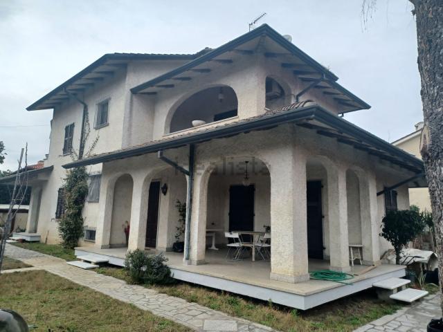 Casa in vendita a Marina di Carrara, Carrara