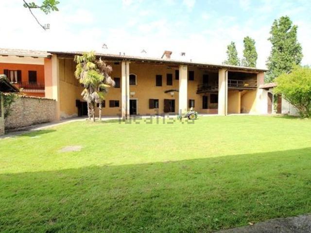 Casa in vendita a Montichiari, Lombardia