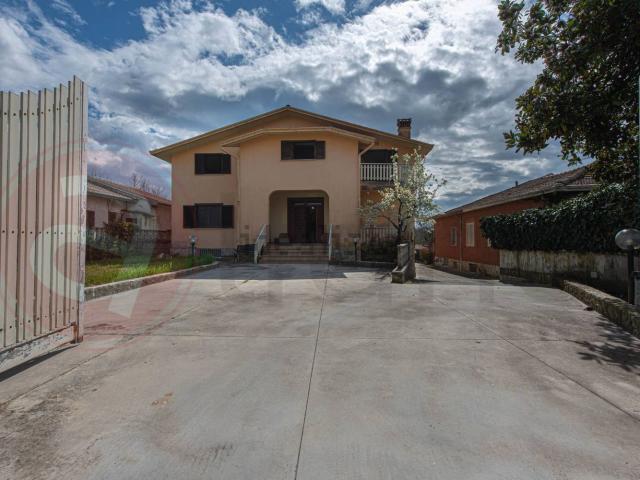 Casa in vendita a Arce, Lazio