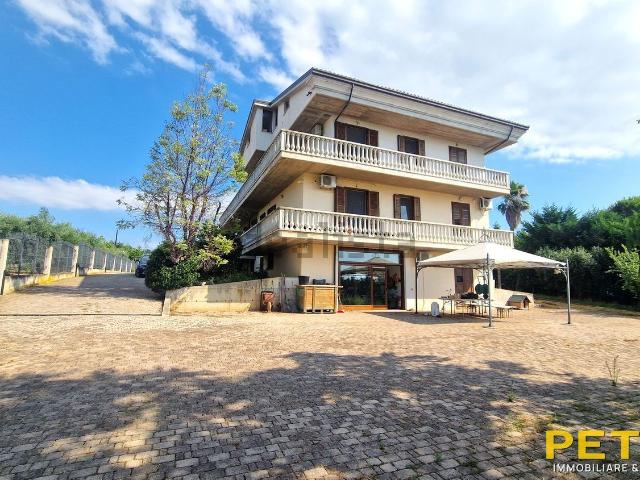 Casa in vendita a Unione dei Comuni della Val Vibrata, Colonnella
