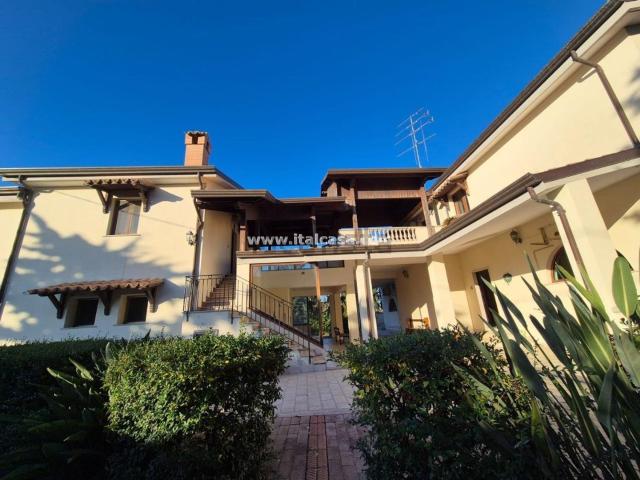 Casa in vendita a Calabria, Crotone