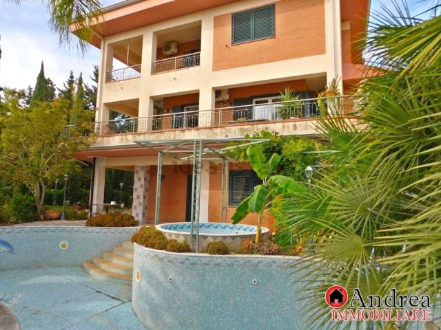 Casa in vendita a Marcellina, Calabria