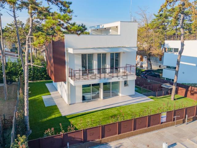 Casa in vendita a Lignano Pineta