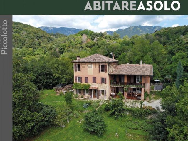 Casa in vendita a Pieve del Grappa, Castelcucco