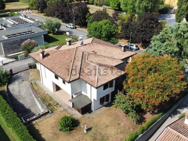 Casa in vendita a Calcinato, Lombardia