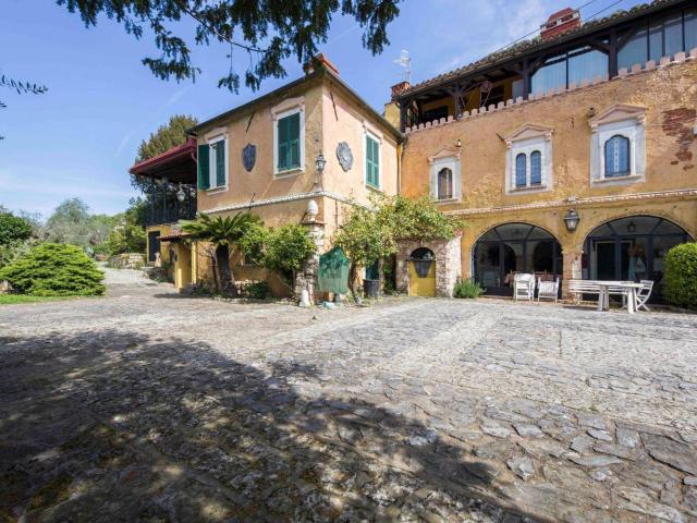 Casa in vendita a Finale Ligure, Liguria