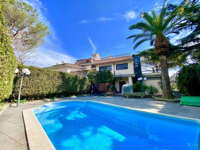 Casa in vendita a Spinaceto, Roma Capitale