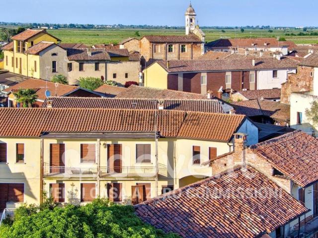 Casa in vendita a Tornaco, Novara